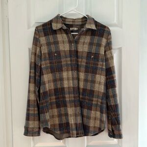Ladies Faherty plaid sweater shirt size small